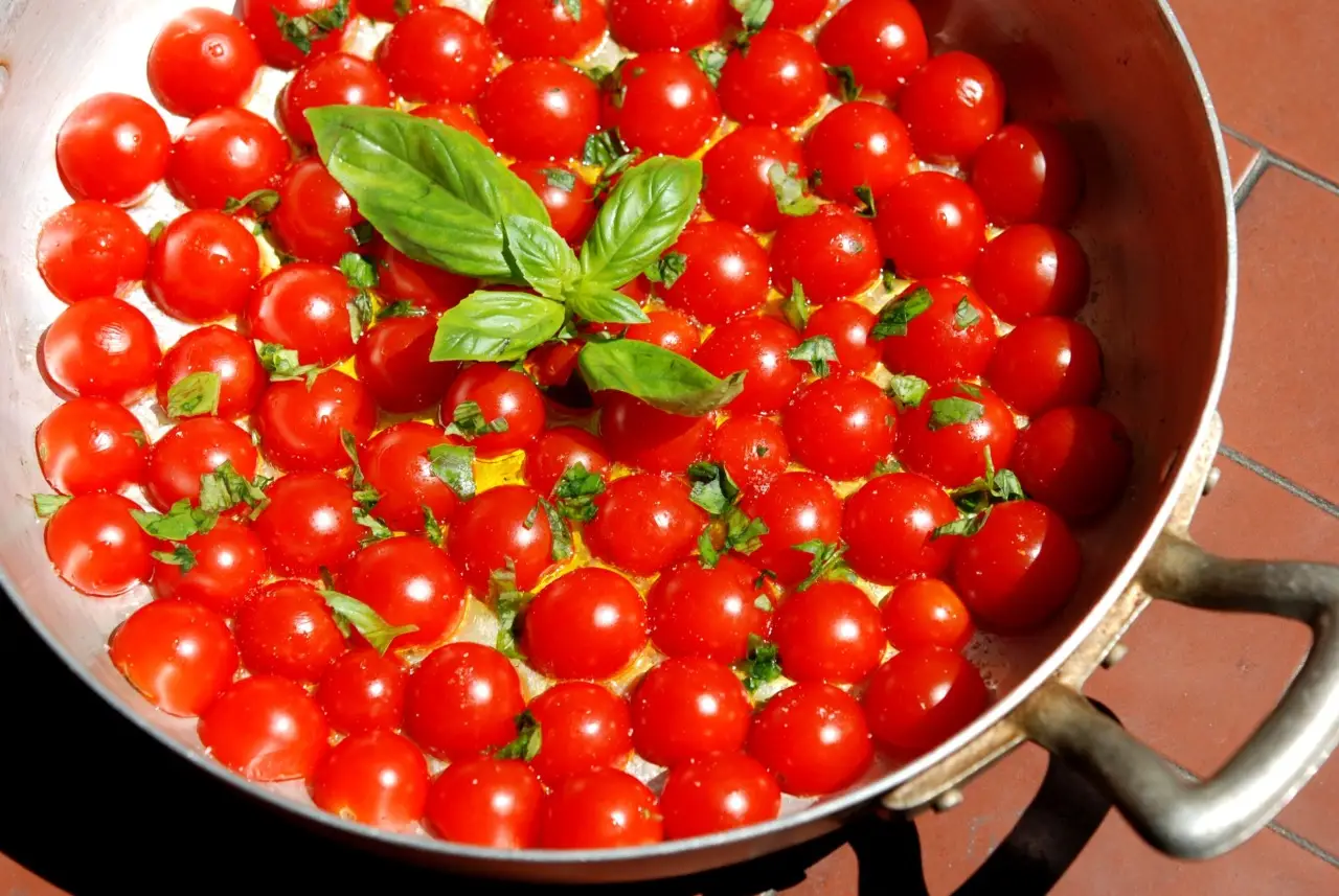 Cosa mettere alla base dei pomodori per un raccolto abbondante fino a novembre Immagine selezionata