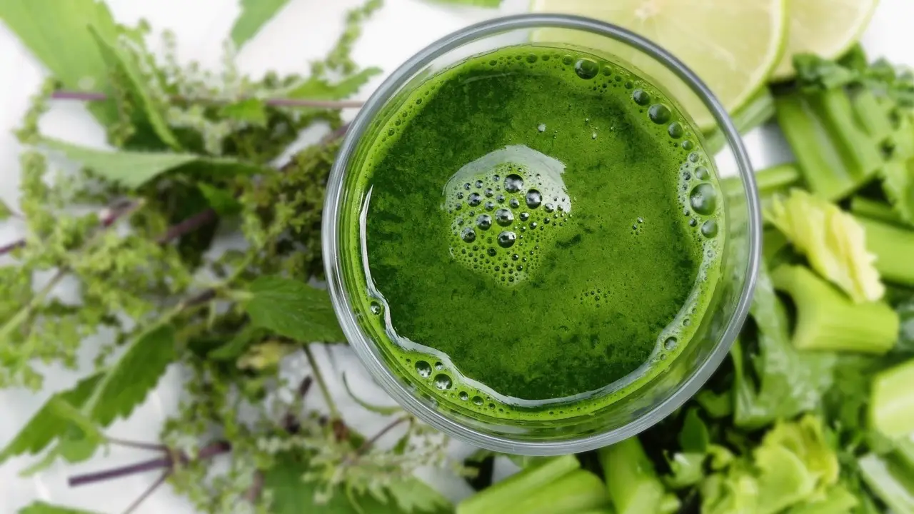 Non abusare dei frullati detox: questo il rischio nascosto Immagine selezionata